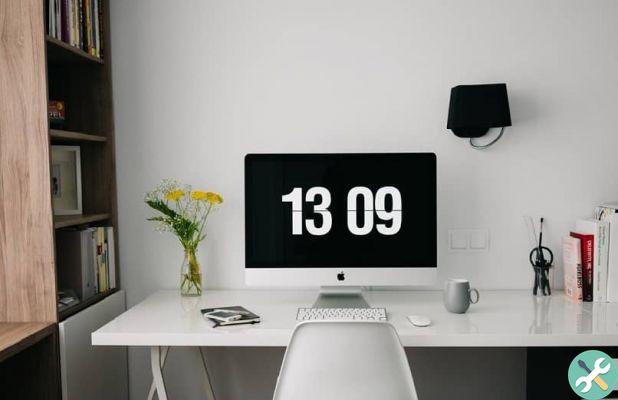 How to set up my Mac to display a screensaver