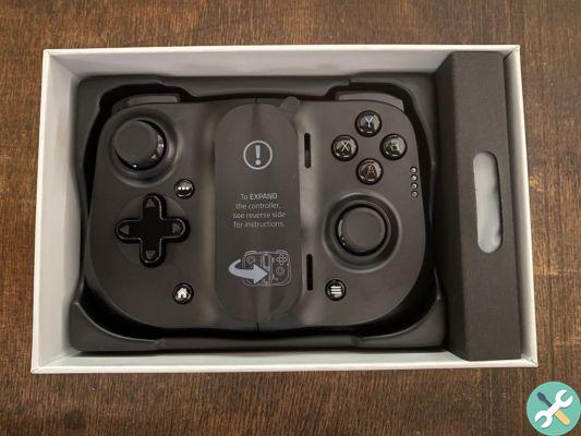 Razer's Kishi game controller for your iPhone gaming moments