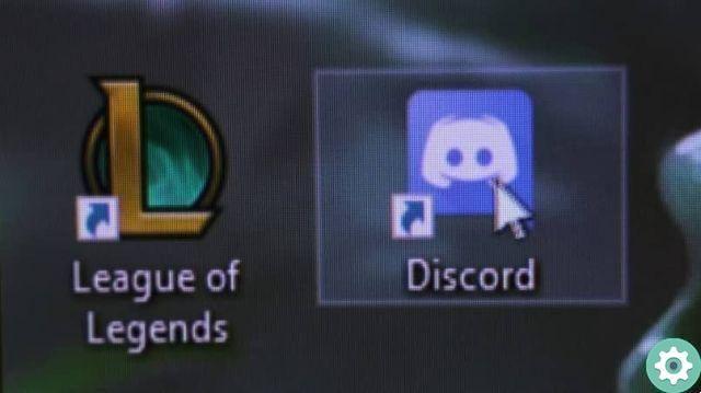 How to use Discord with Minecraft, LOL, Fortnite, CSGO etc?