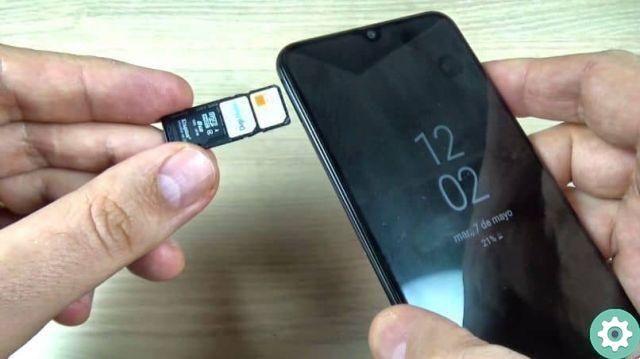 Como inserir ou inserir um cartão SIM em um Samsung Galaxy A30, A40, A50