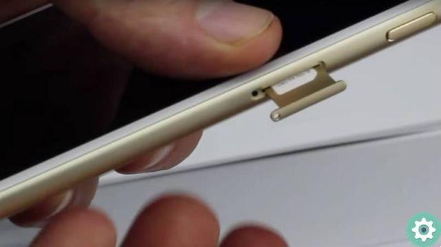 How to correctly remove and insert the SIM Card in your iPhone 11, iPhone 11 Pro or iPhone 11 Pro Max