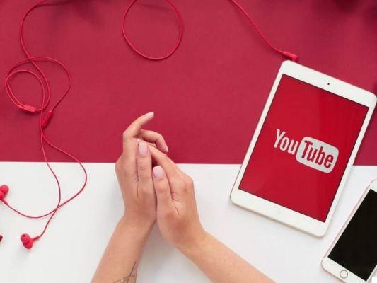 How to listen to YouTube in the background on Android and iPhone without installing anything
