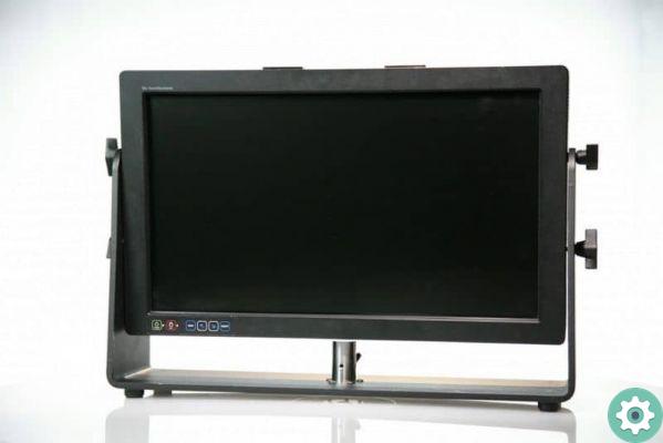 How to turn my old TV into an Android Smart TV?