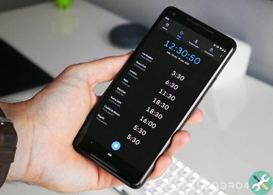 Como alterar a hora e a data no seu celular Android e IOS