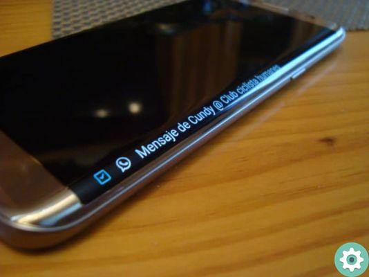 How to customize the edge panel control of the Samsung Galaxy?