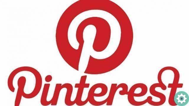 How can I send private messages on Pinterest and chat with my contacts