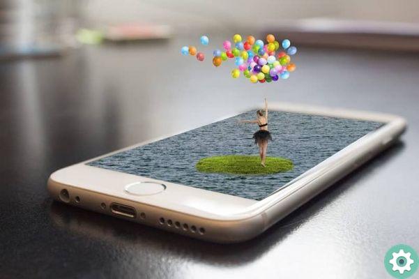 How to create or take photos with moving background on iPhone and Android