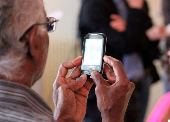 How to configure an Android mobile for easy use by older people?