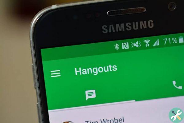 How do I know if someone is logged into Hangouts right now?