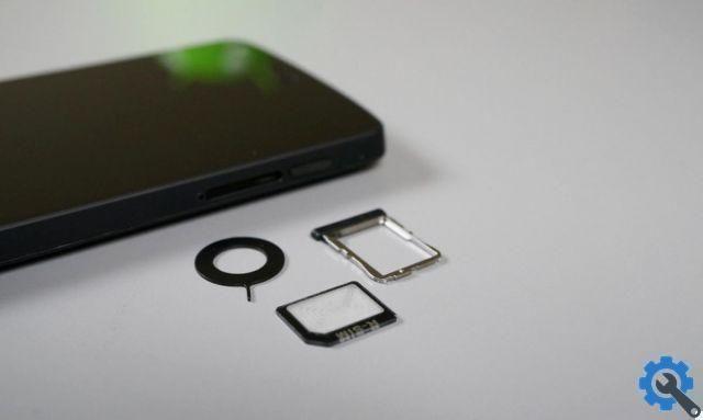 How to remove a jammed SIM card from your mobile: free it without breaking anything