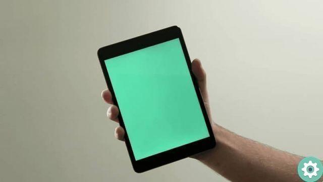 How to fix my iPad green screen problem