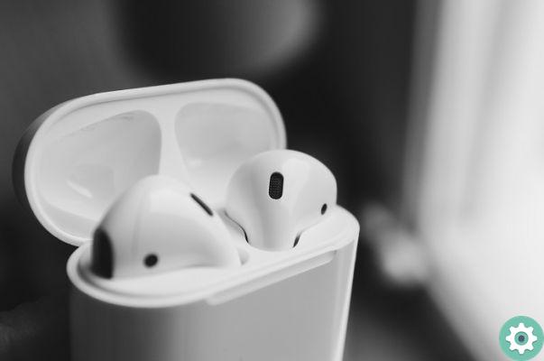 The New York subway has a deadly enemy: Apple Airpods