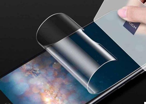 Tempered glass or hydrogel: which is better and why?