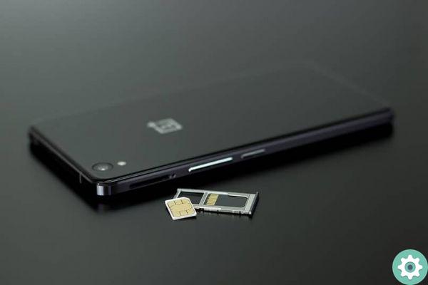 How to insert a SIM card in a Xiaomi Mi 9, Xiaomi Mi 9T and Xiaomi Mi 9 Lite mobile phone