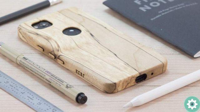 This company sells wooden mobile covers by hand (and they are not cheap)