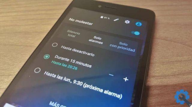 How to activate Android's do not disturb mode to block notifications?