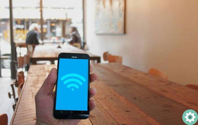 Diferenças entre PLC e adaptador WiFi: qual é o melhor para aumentar o sinal de internet?