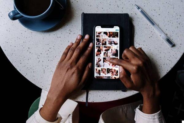 How to view and create a shared photo album on my iPhone