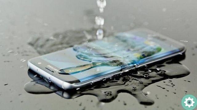Se eu desmontar meu celular, ele perderá sua resistência ou proteção contra água?
