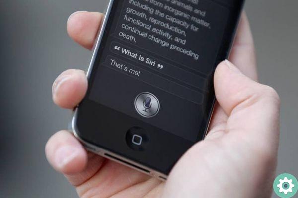 Comment écrire facilement des commandes de texte pour Siri sur mon iPhone