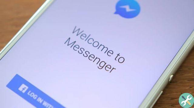 How can I appear as «Offline» in Messenger?