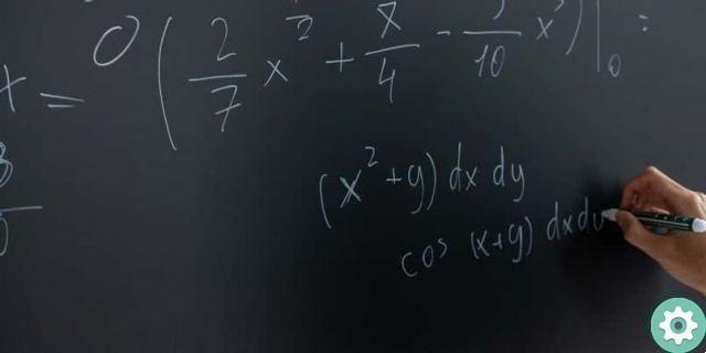 Comment résoudre des problèmes ou des exercices de mathématiques et de chimie avec Mathway