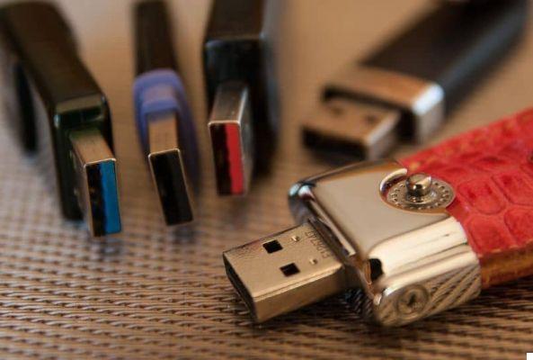 How to connect a USB 2.0 flash drive to a USB 3.0 port? - Very easy