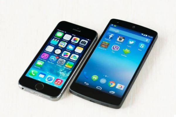 How many versions of Apple's iOS mobile operating system are there?